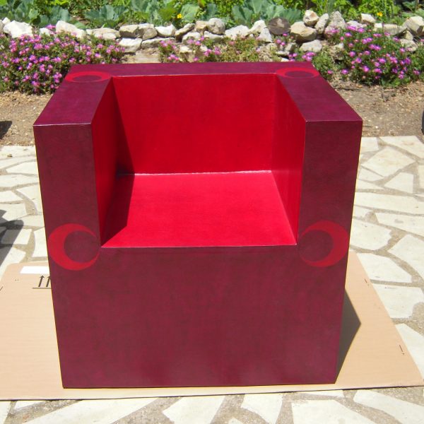 Fauteuil en carton (face)