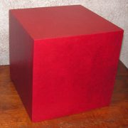 Pouf en carton rouge carmin