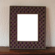 Cadre en dentelle de carton et carton ondulé violet