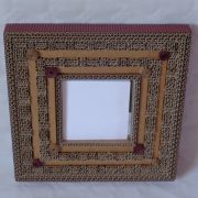 Miroir en dentelle de carton carré et carton ondulé marron