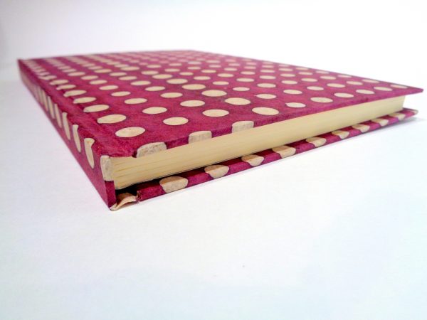 Carnet A5 - 14,5 cm X 21 cm - Bordeaux/pois blancs - 144 pages