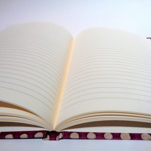 Carnet A5 - 14,5 cm X 21 cm - Bordeaux/pois blancs - 144 pages – Image 4