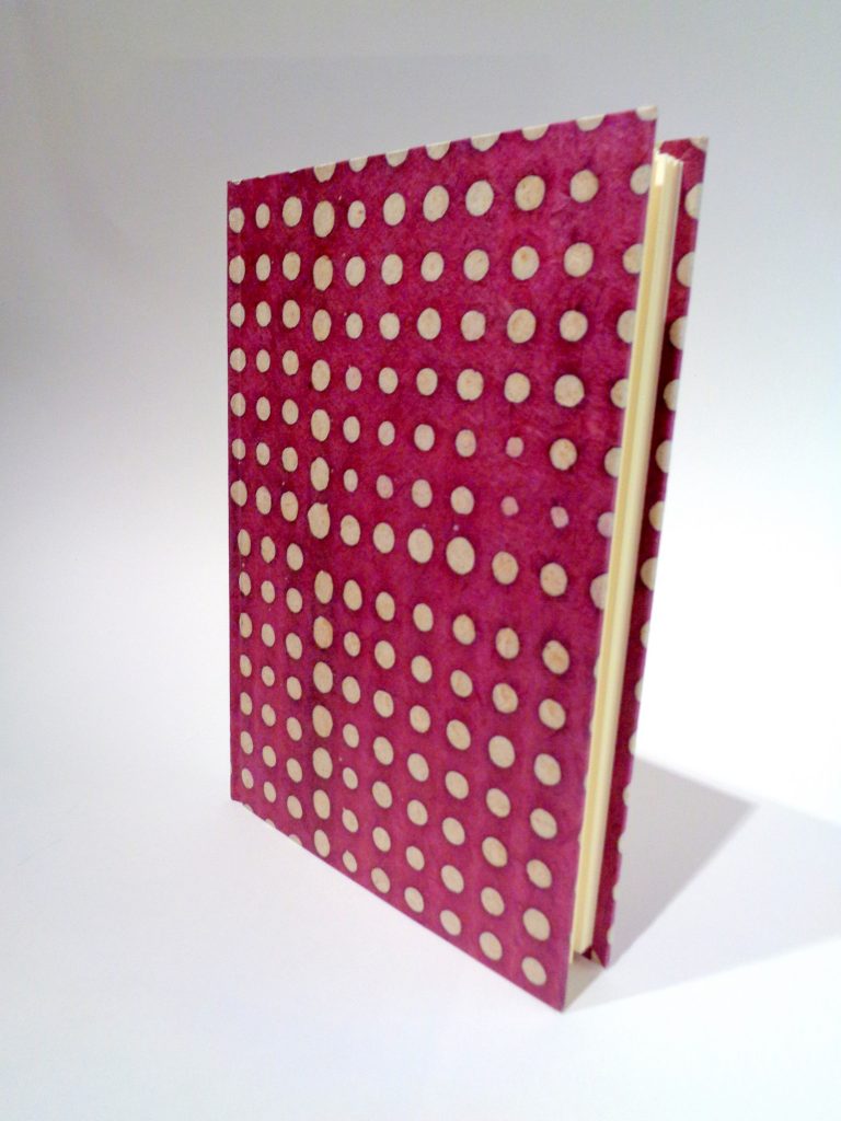 Carnet A5 - 14,5 cm X 21 cm - Bordeaux/pois blancs - 144 pages