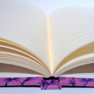 Carnet A5 - 14.5 cm X 21 cm - Mauve à motifs violets - 144 pages – Image 3