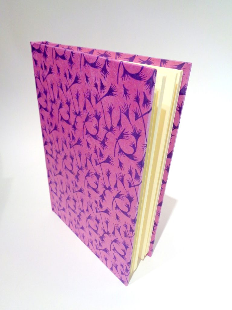 Carnet de poche - 11 cm x 16 cm - "Mauve à motifs violets" - 144 pages