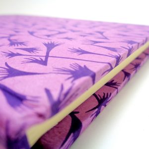 Carnet A5 - 14.5 cm X 21 cm - Mauve à motifs violets - 144 pages – Image 4