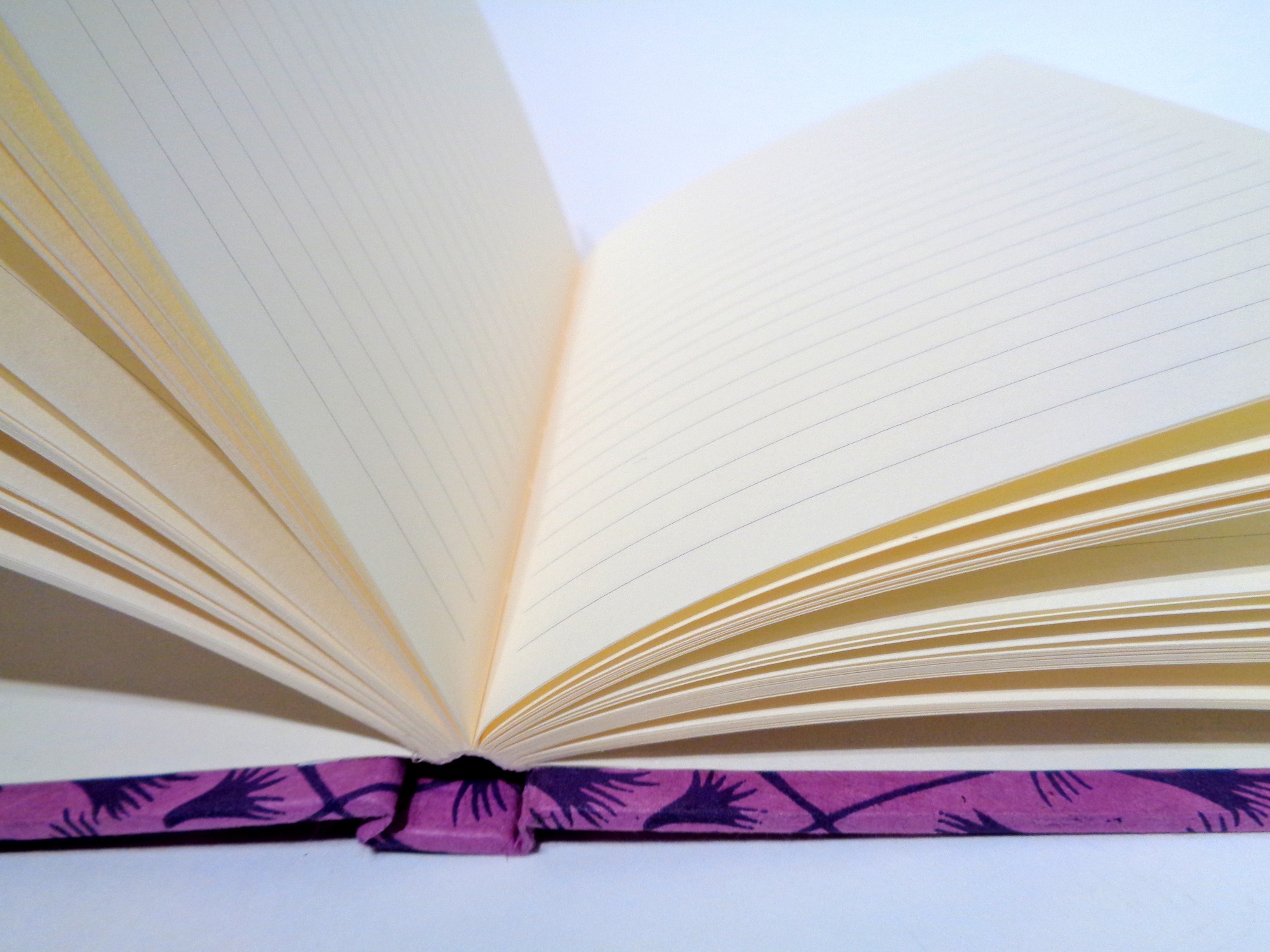 Carnet de poche - 10 cm X 15 cm - Mauve à motifs violets - 128 pages – Image 2