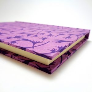 Carnet de poche - 10 cm X 15 cm - Mauve à motifs violets - 128 pages – Image 4