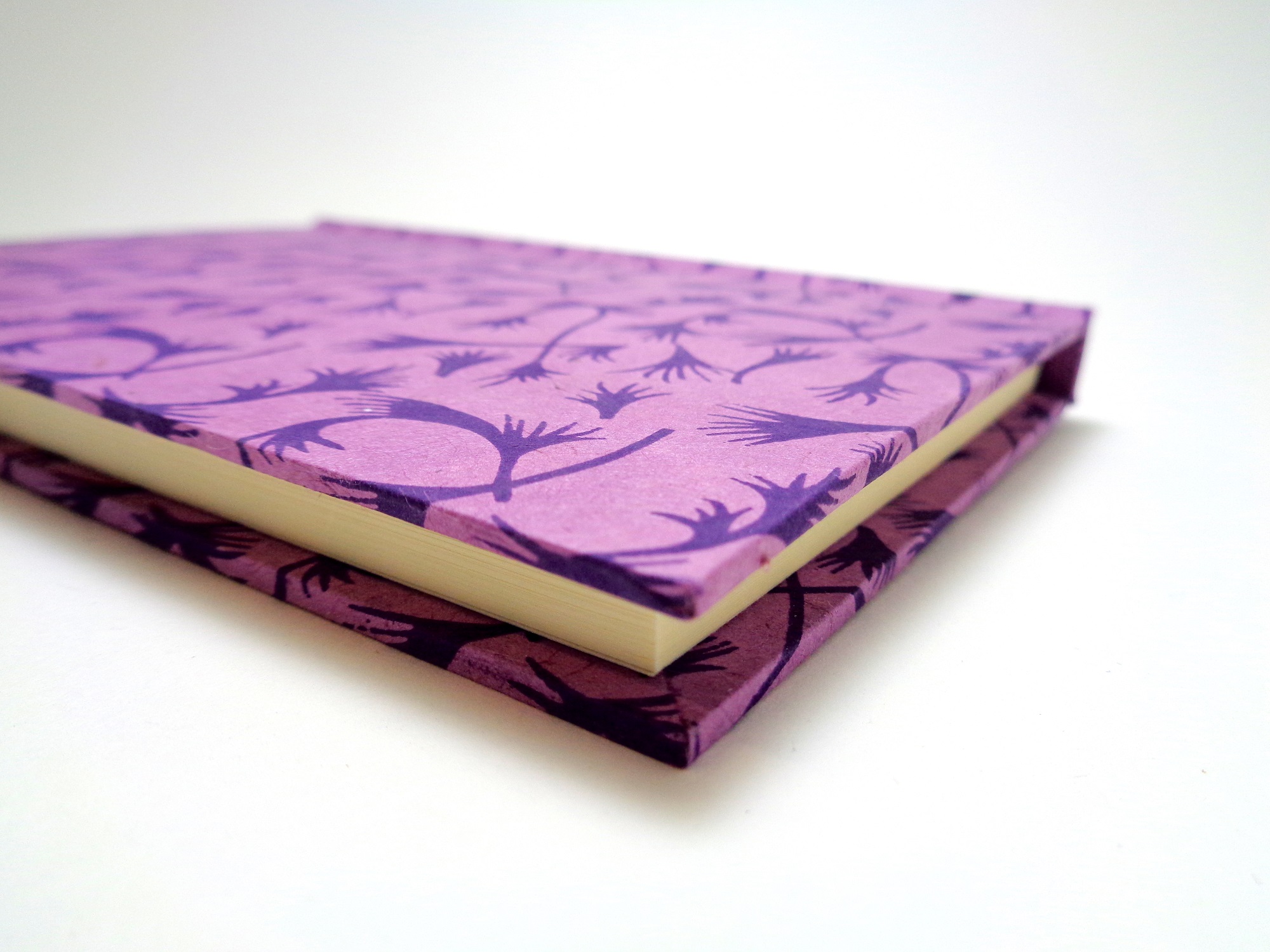 Carnet de poche - 10 cm X 15 cm - Mauve à motifs violets - 128 pages – Image 4