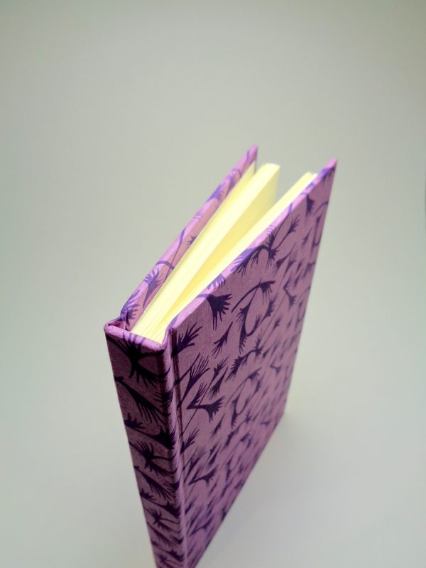 Carnet de poche - 10 cm X 15 cm - Mauve à motifs violets - 128 pages