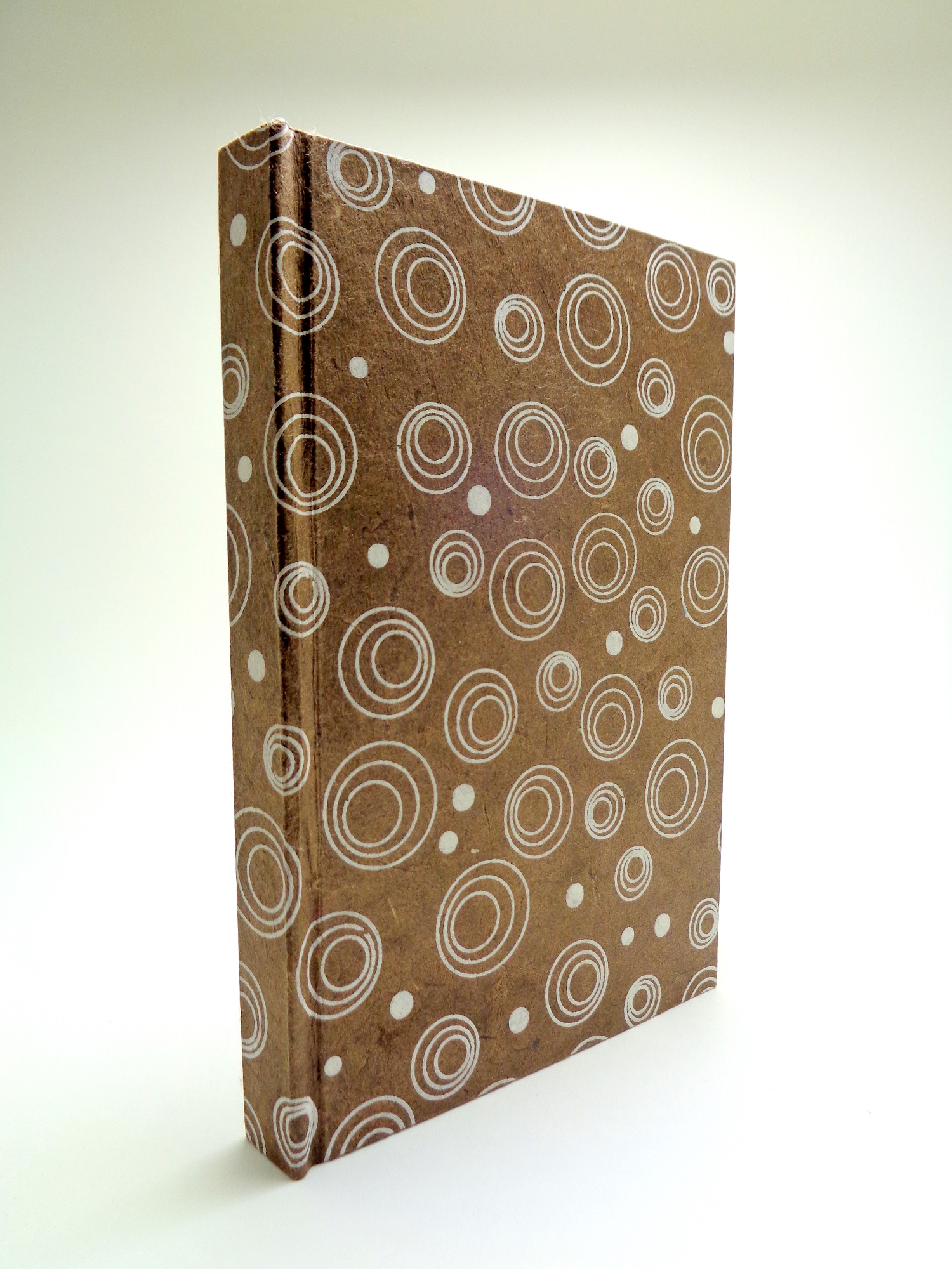 Carnet de poche - 10 cm X 15 cm - Marron à cercles blancs - 144 pages – Image 1