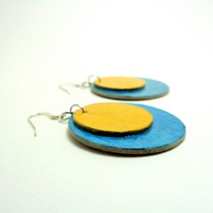 Boucles d'oreille rondes en carton - Bleu/Jaune - Argent 925 – Image 3