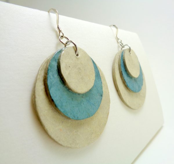 Boucles d'oreille rondes en carton - Blanc/Bleu - Argent 925