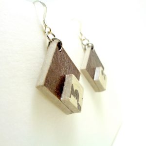 Boucles d'oreille en carton - petit losange - Marron à motifs - Argent 925