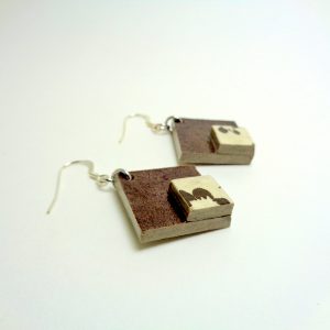 Boucles d'oreille en carton - petit losange - Marron à motifs - Argent 925 – Image 3