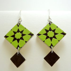 Boucles d'oreille vert étoile-marron