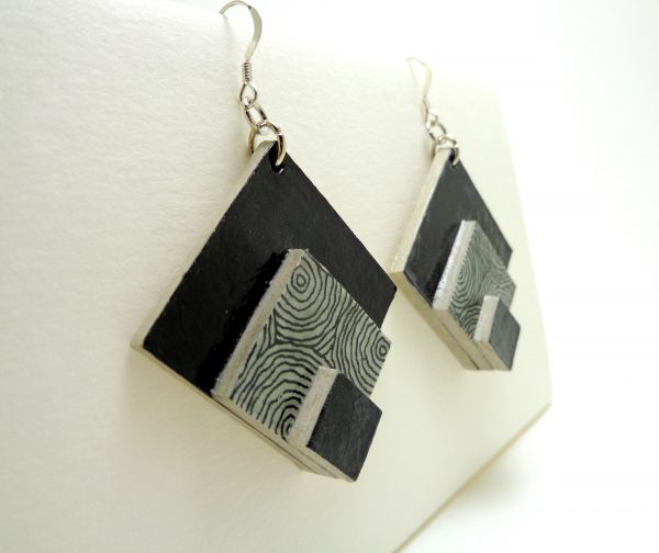 Boucles d'oreille en carton noir et gris cercles