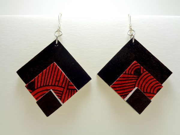 Boucles d'oreille losange en carton noir-rouge nœuds
