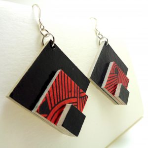 Boucles d'oreille losange en carton noir-rouge nœuds