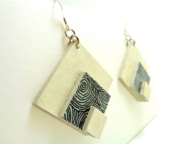 Boucles d'oreille en carton - grand losange - Blanc/Gris cercles - Argent 925