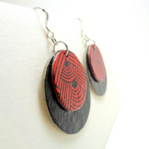 Boucles d'oreille rondes en carton - Noir/ "Rouge nœuds" - Argent 925 – Image 3