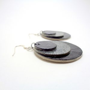 Boucles d'oreille rondes en carton - Noir /Gris cercles - Argent 925 – Image 2