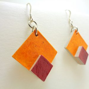 Boucles d'oreille en carton - petit losange - Orange/Rouge carmin- Argent 925