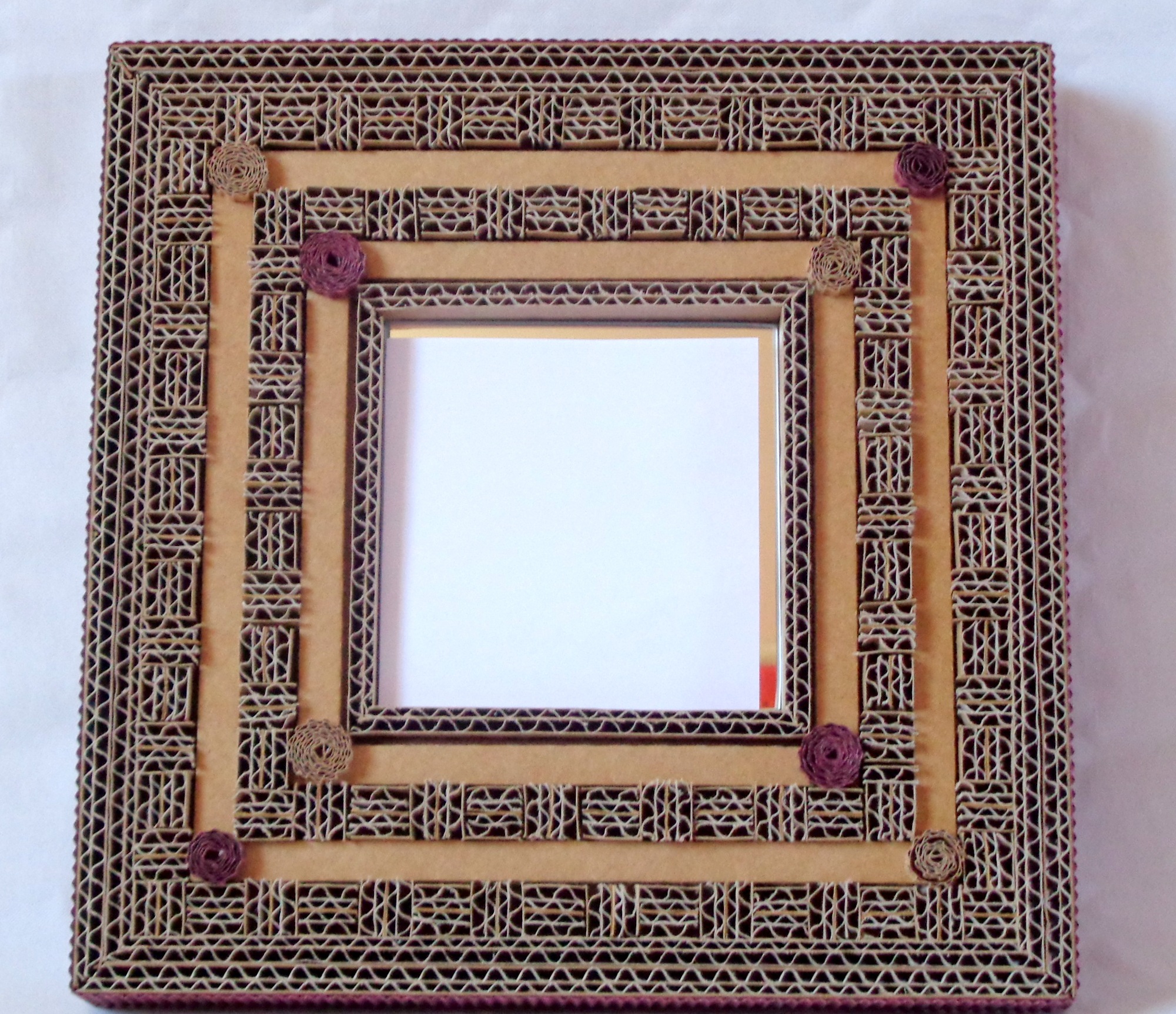 Petit miroir en dentelle de carton - Marron - – Image 1