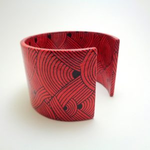 Bracelet manchette en carton - Rouge nœuds – Image 3