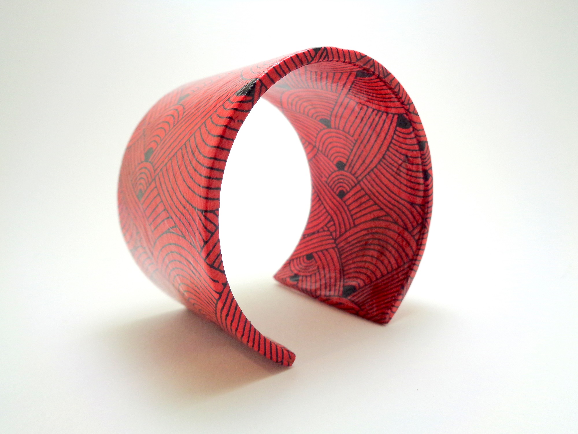 Bracelet manchette en carton - Rouge nœuds – Image 2