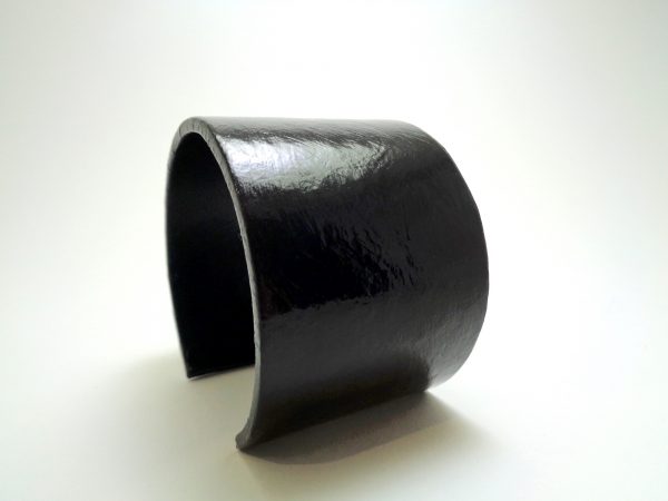 Bracelet manchette en carton - Noir