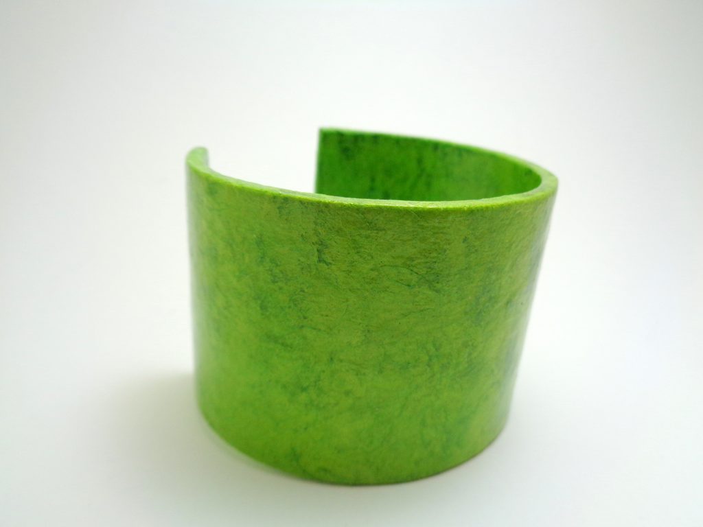 Bracelet manchette en carton - Vert prairie