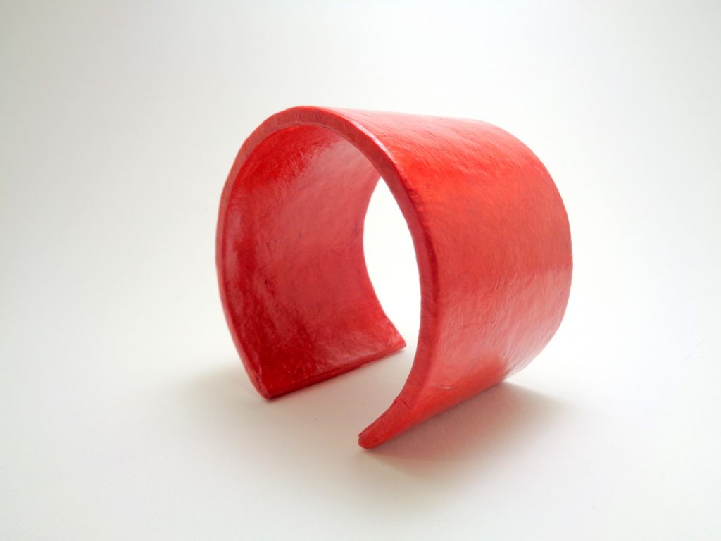 Bracelet manchette en carton - Rouge