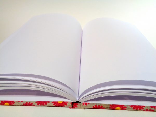 Carnet A5 - 14,5 cm X 21 cm - Gris à fleurs rose - 160 pages