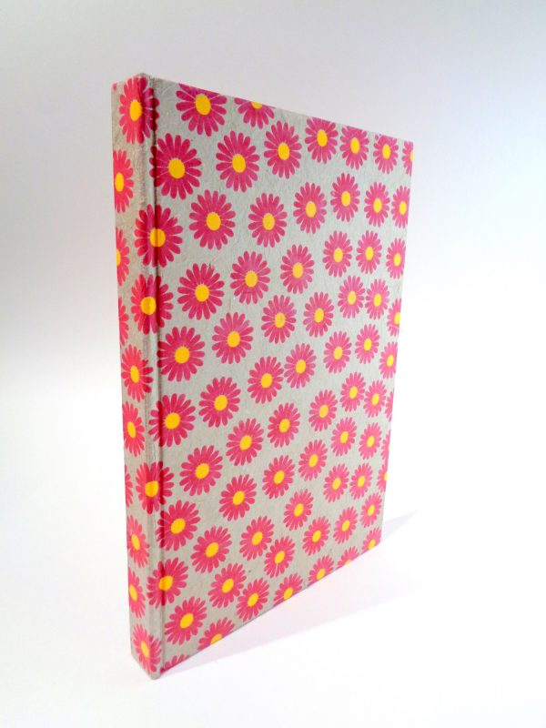 Carnet A5 - 14,5 cm X 21 cm - Gris à fleurs rose - 160 pages