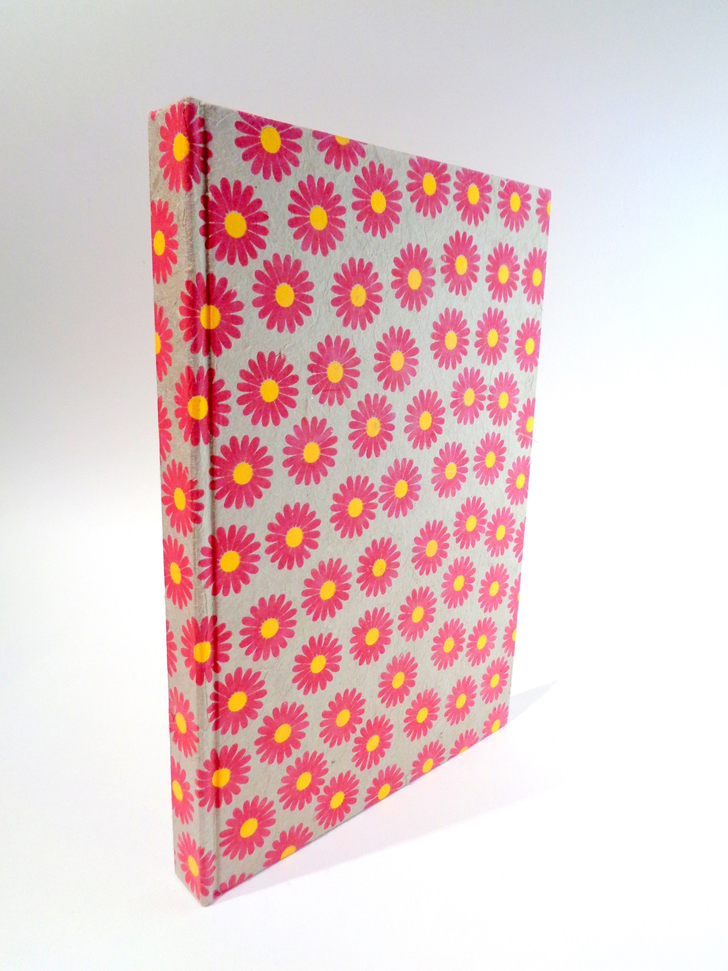 Carnet A5 - 14,5 cm X 21 cm - Gris à fleurs rose - 160 pages – Image 1