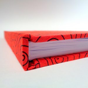 Carnet A5 - 14,5 cm X 21 cm - Rouge à cercles noirs - 160 pages – Image 3