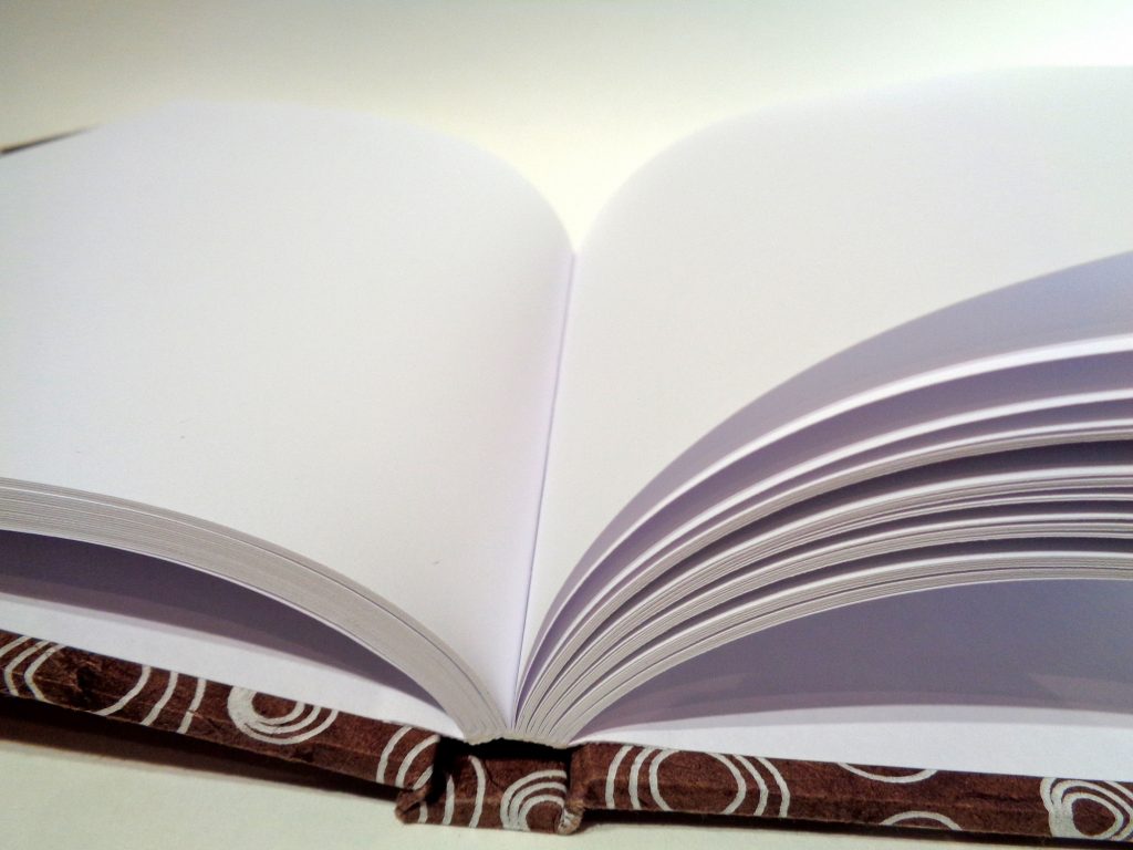 Carnet A5 - 14,5 cm X 21 cm - Marron à cercles blancs - 160 pages