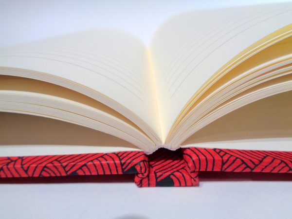 Carnet A5 - 14.5 cm x 21 cm - "Rouge noeuds" - 144 pages