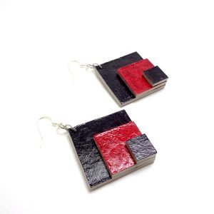Boucles d'oreille en carton - Grand losange - Noir/Rouge carmin - Argent 925 – Image 4