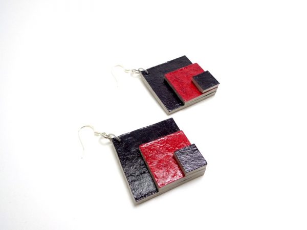 Boucles d'oreille en carton - Grand losange - Noir/Rouge carmin - Argent 925
