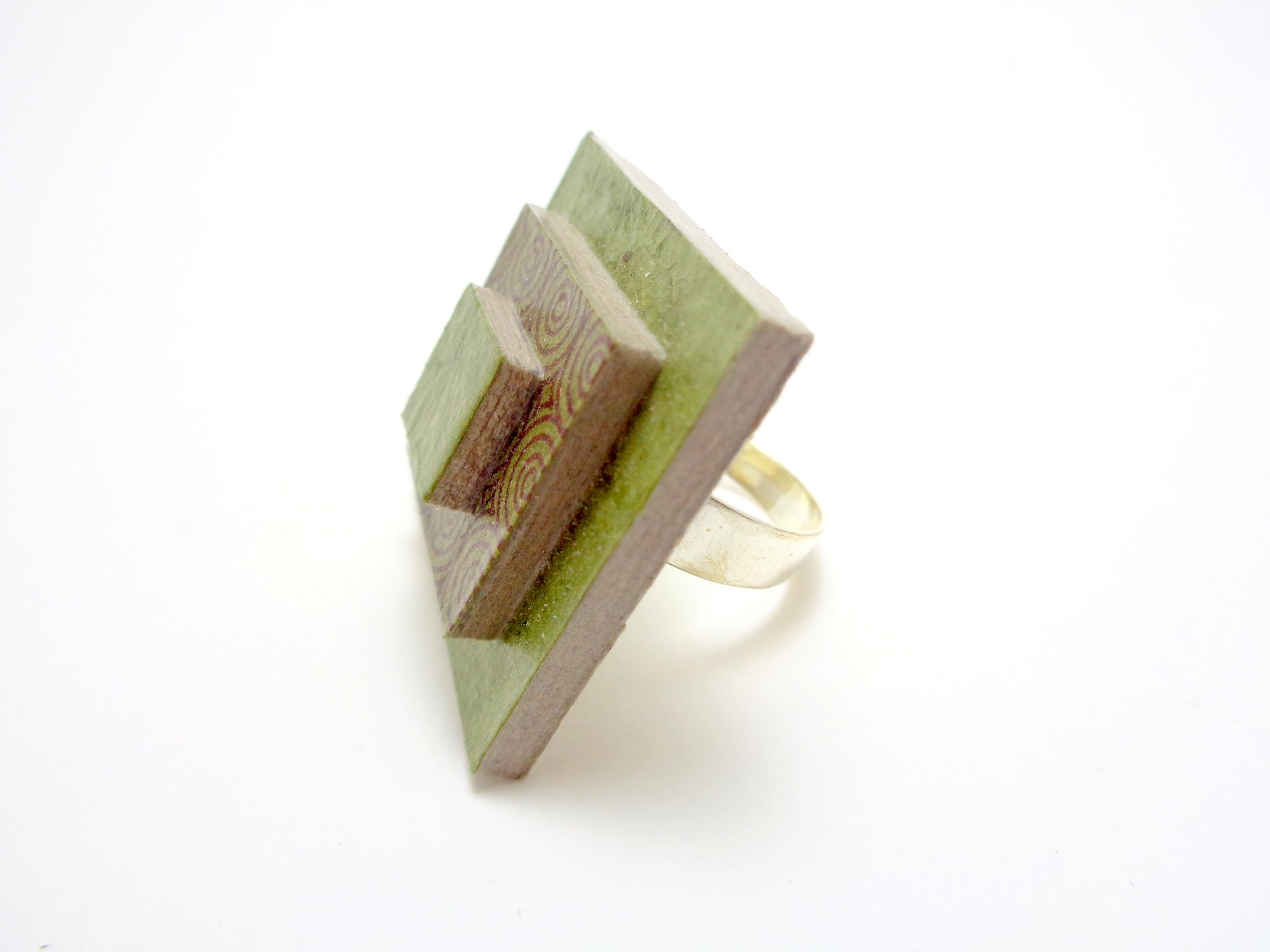 Bague carrée en carton - Vert olive/Ronds Verts – Image 3
