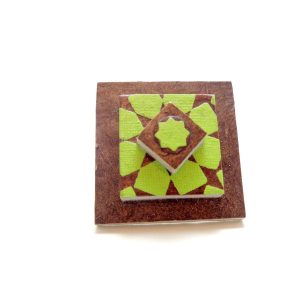 Bague carrée en carton - Marron/Vert étoilé