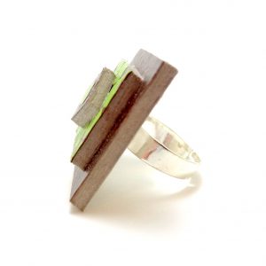 Bague carrée en carton - Marron/Vert étoilé – Image 3