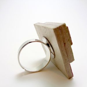 Bague carrée en carton - Bordeaux/Vert oliv – Image 3