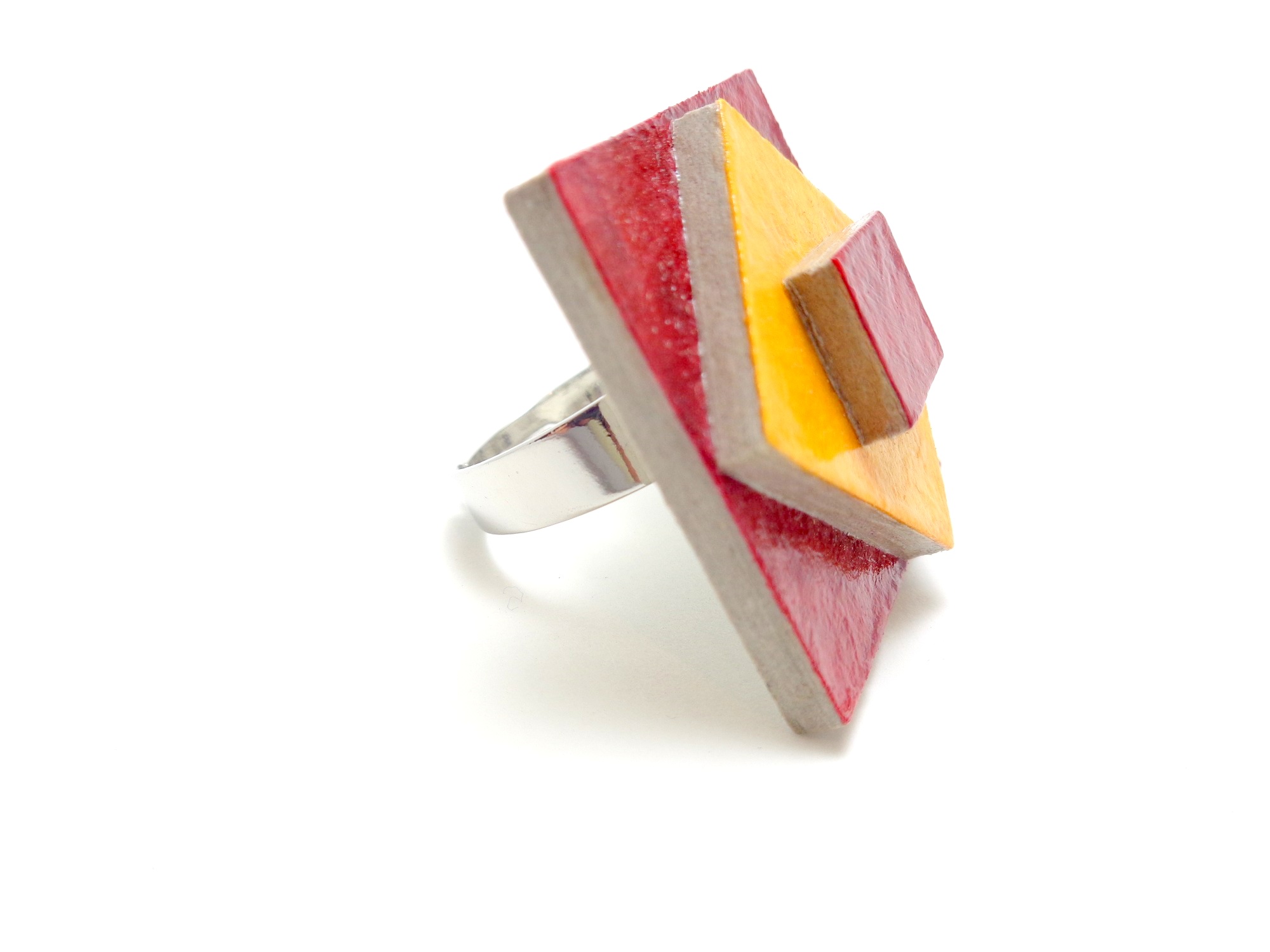 Bague carrée en carton - Rouge carmin/Jaune – Image 2