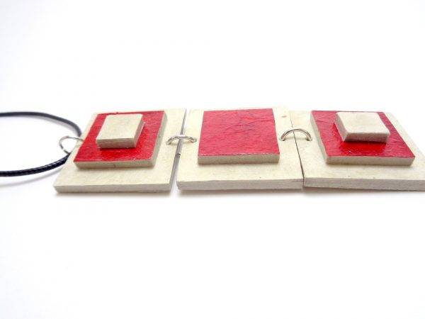 Pendentif long en carton - Blanc/Rouge carmin