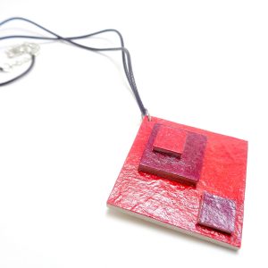 Pendentif losange en carton - Rouge carmin/Bordeaux – Image 2