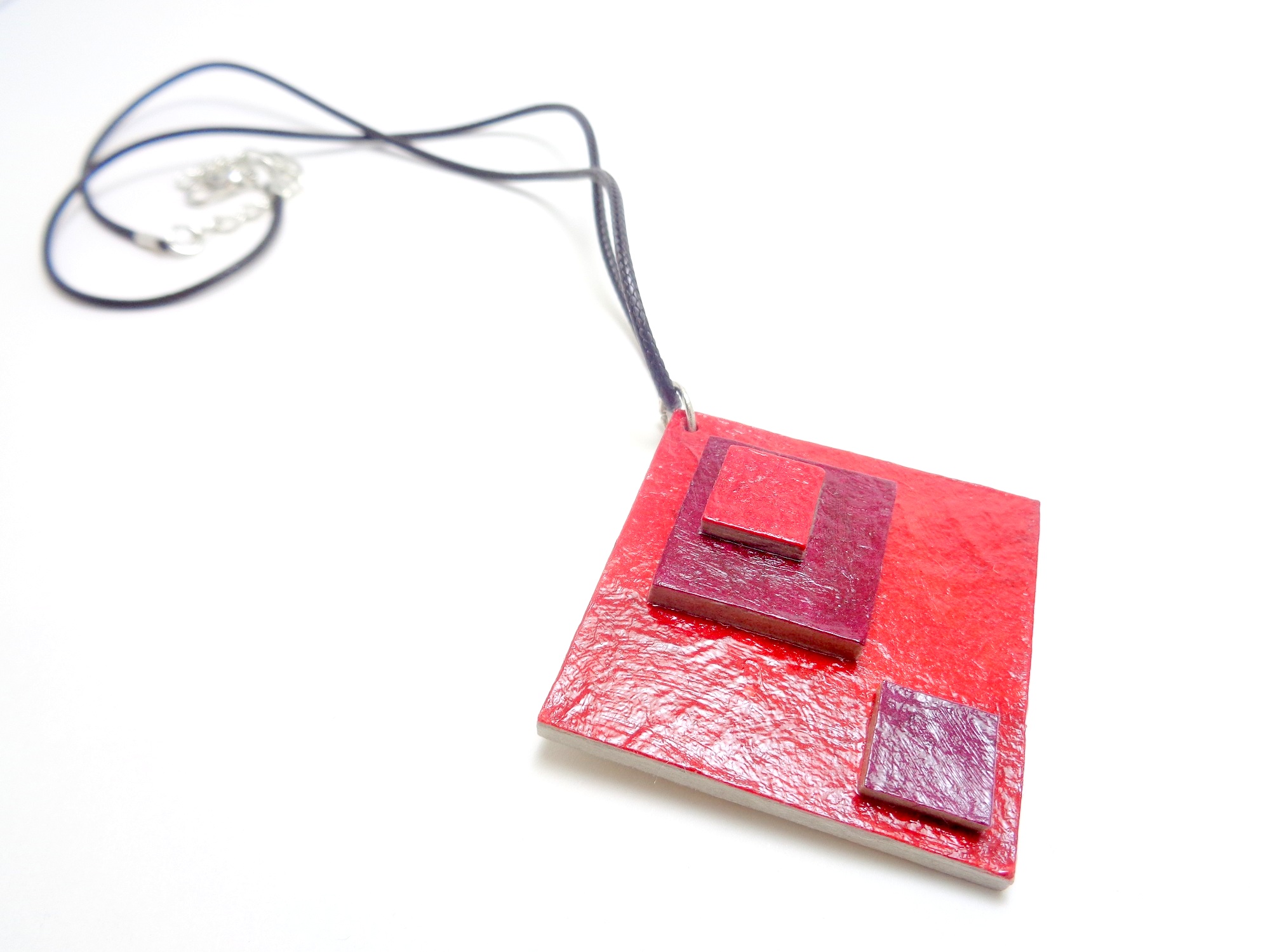 Pendentif losange en carton - Rouge carmin/Bordeaux – Image 2