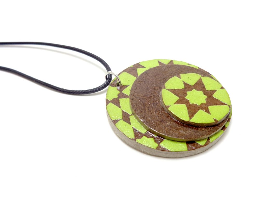 Pendentif rond en carton - Vert étoilé/Marron